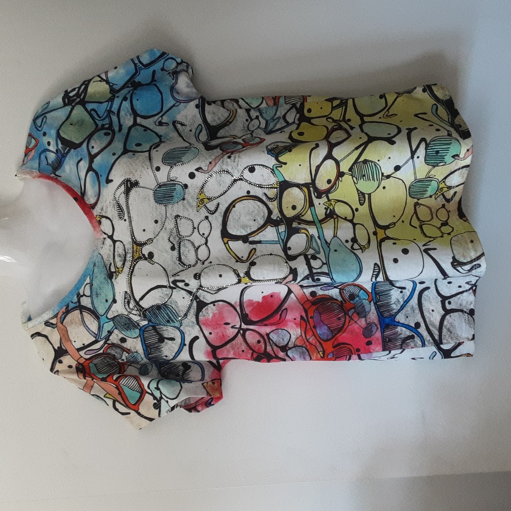 Ness Colourful "Sunglass" Graphic T-Shirt with Sequins